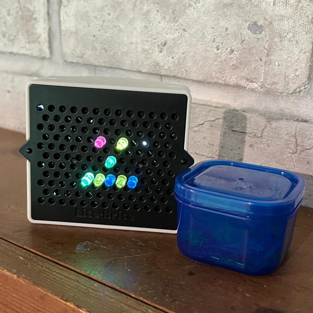 Desk Size! Mini Lite Brite With Pegs‎